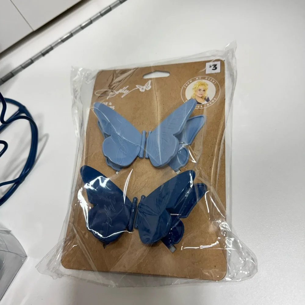 Dolly Parton Blue Butterfly Kitchen Set - Picture 2 of 6